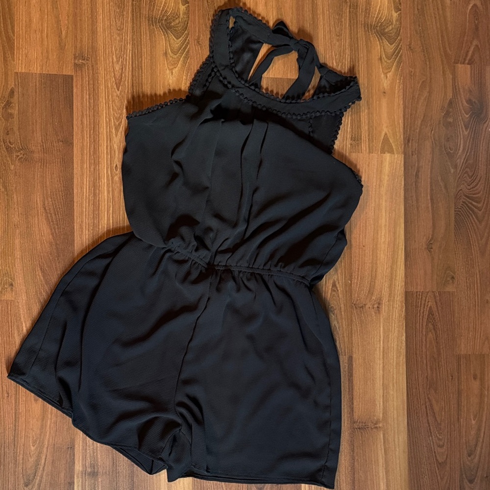 Black Sleeveless Romper Altard state size large